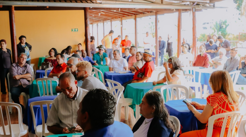Senador Canedo homenageia líderes comunitários