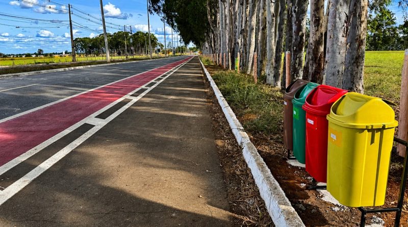 Avenida Pedro Miranda recebe lixeiras ao longo da pista de caminhada