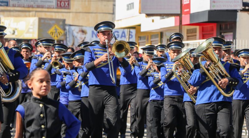 Desfile fecha programação de aniversário em Senador Canedo